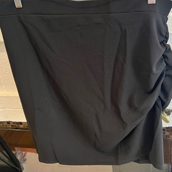 Socialite Skirt black mini skirt with side ruching women’s Size 2X NEW - Picture 5 of 6